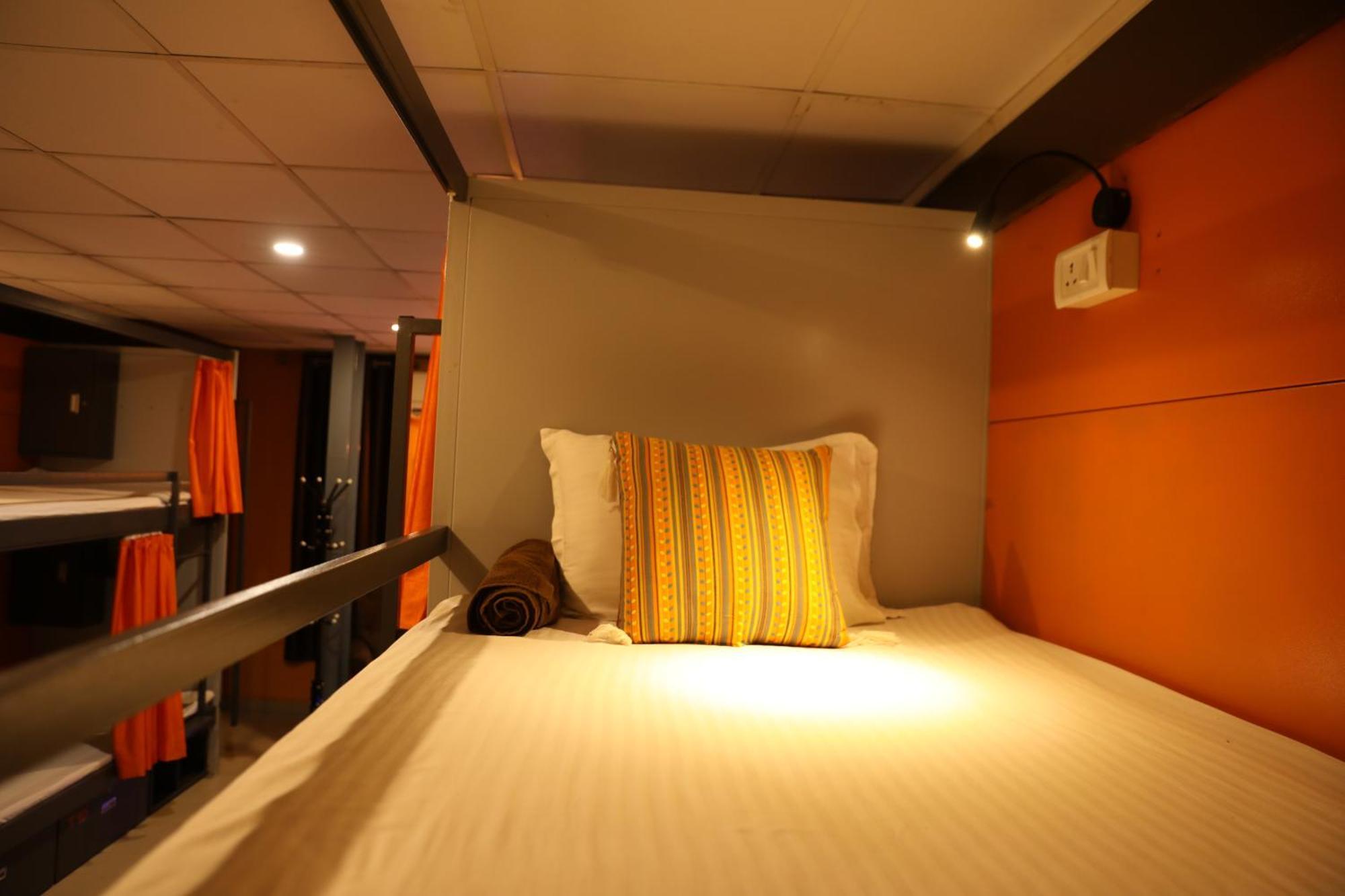 Forrest Hostels มุมไบ ภายนอก รูปภาพ