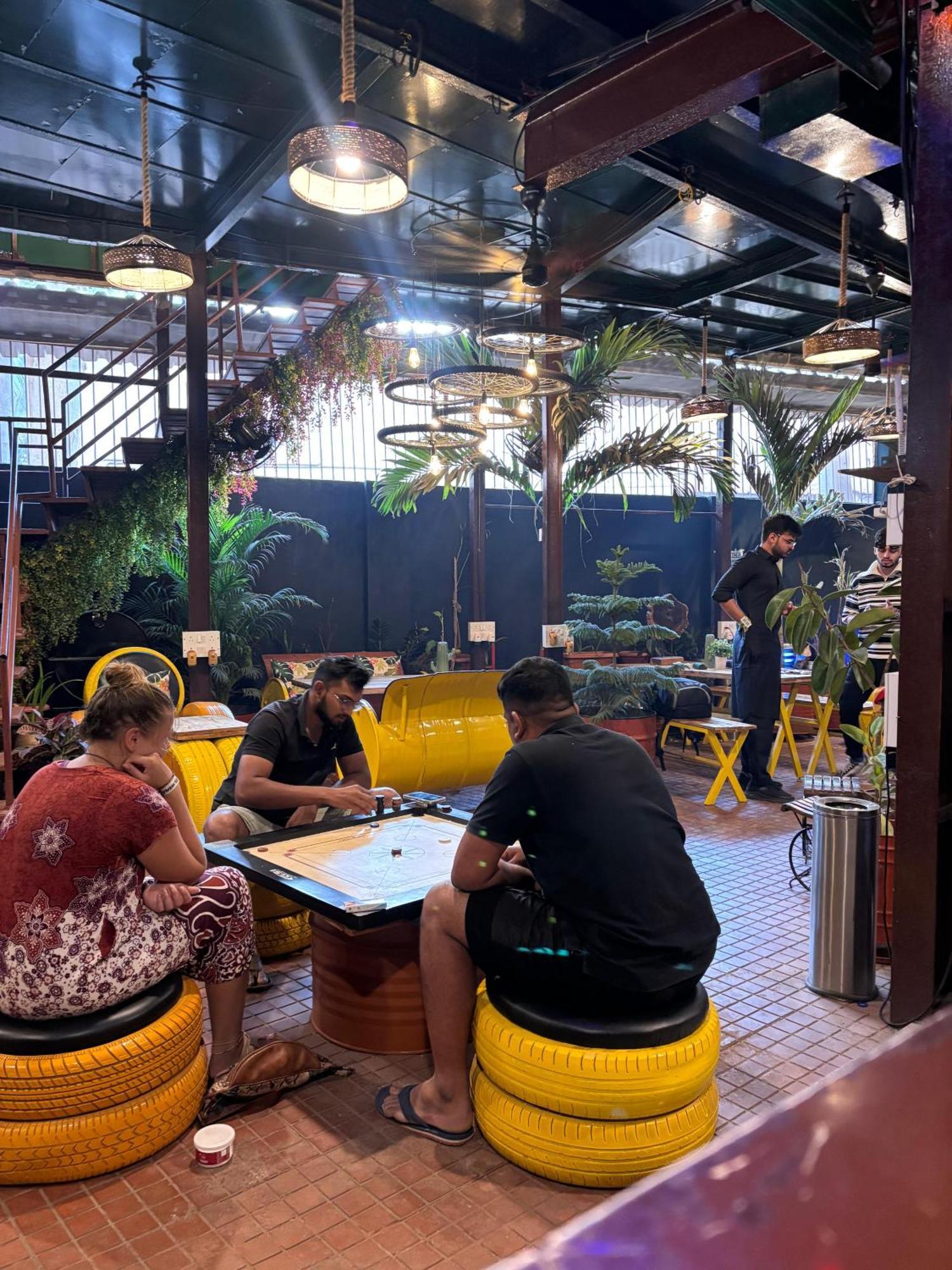 Forrest Hostels มุมไบ ภายนอก รูปภาพ