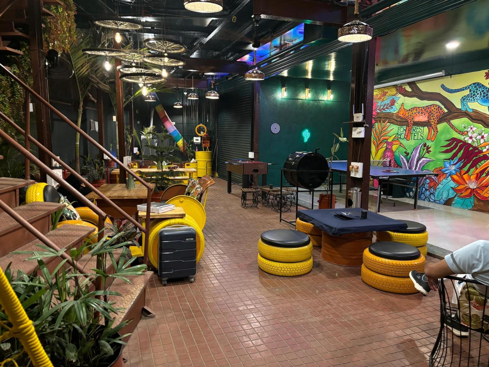 Forrest Hostels มุมไบ ภายนอก รูปภาพ