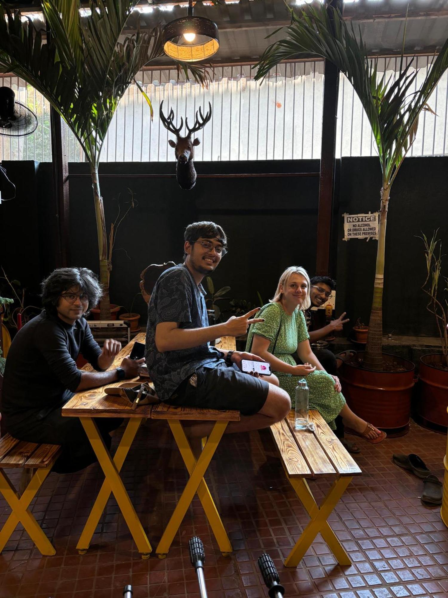 Forrest Hostels มุมไบ ภายนอก รูปภาพ