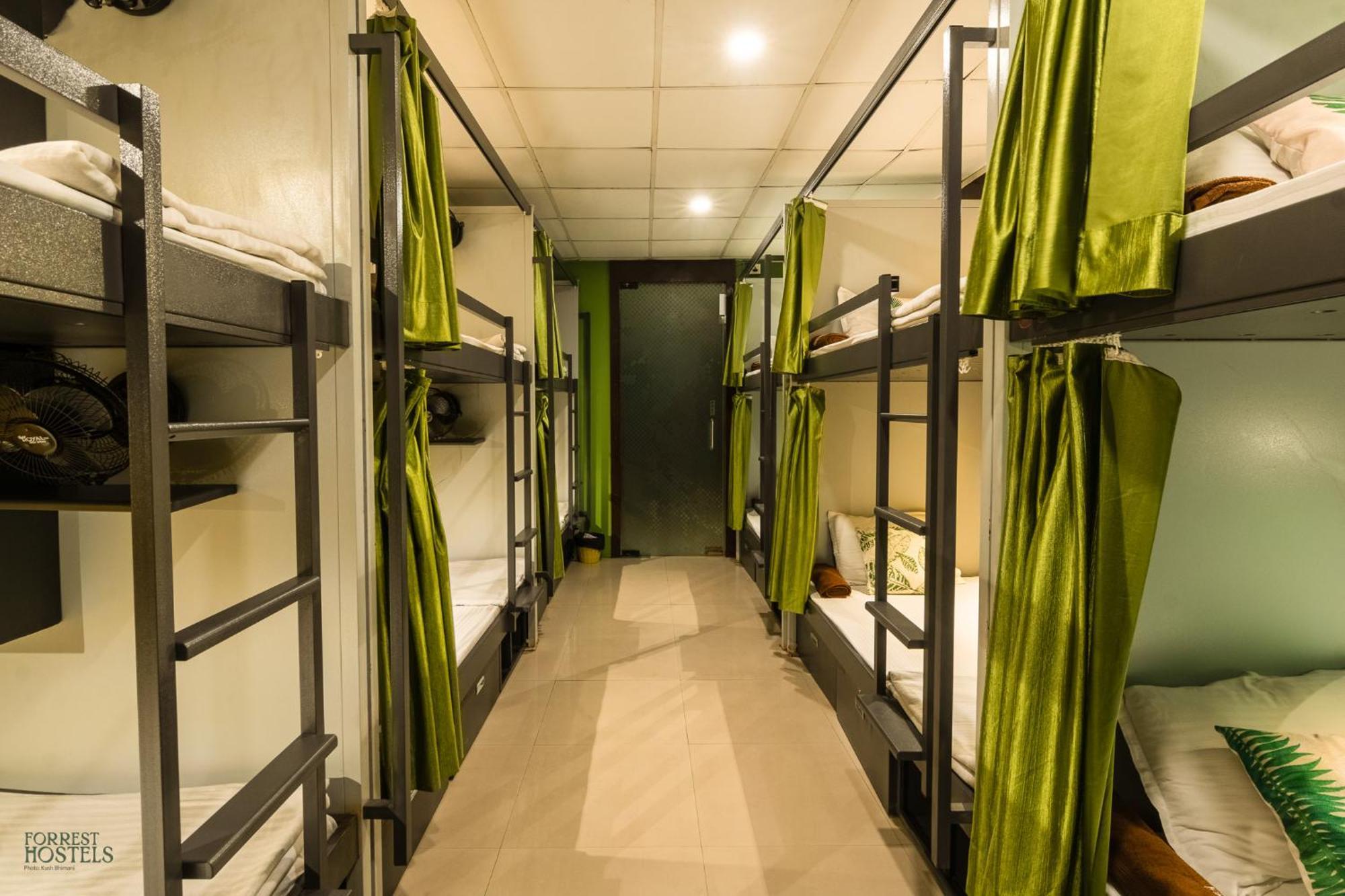 Forrest Hostels มุมไบ ภายนอก รูปภาพ